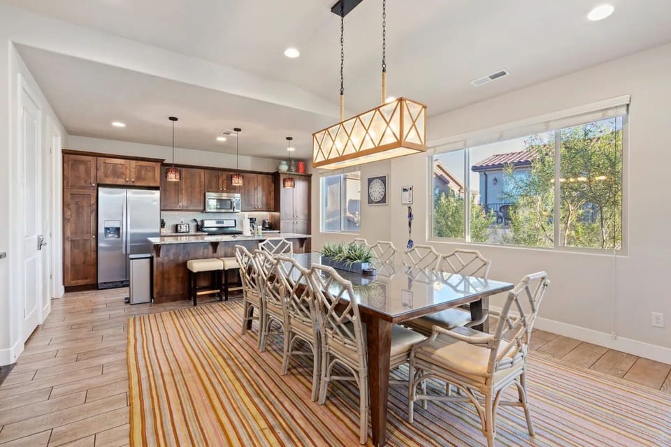 Comfort House, 4 Bedrooms, Non Smoking, Kitchen | In-room dining
