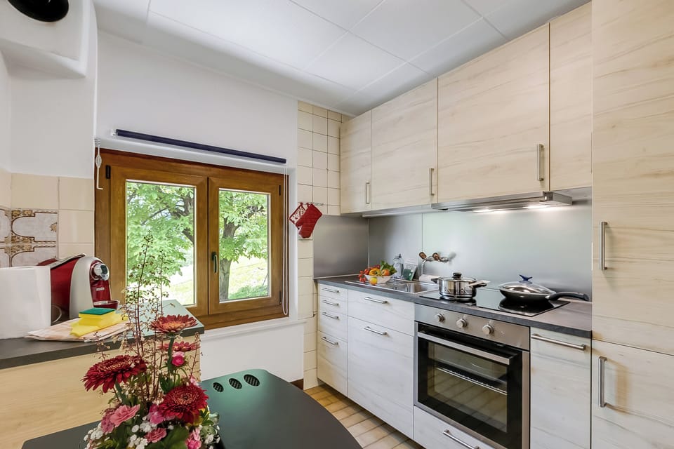 Family Chalet, 2 Bedrooms, Balcony, Mountainside (Casa Clelia Centovalli) | Private kitchen