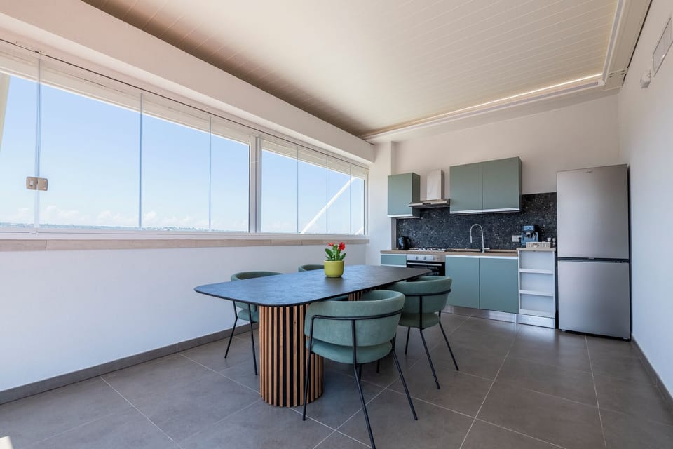 Superior Room, Sea View, Tower | Private kitchen | Full-size fridge, oven, stovetop, electric kettle