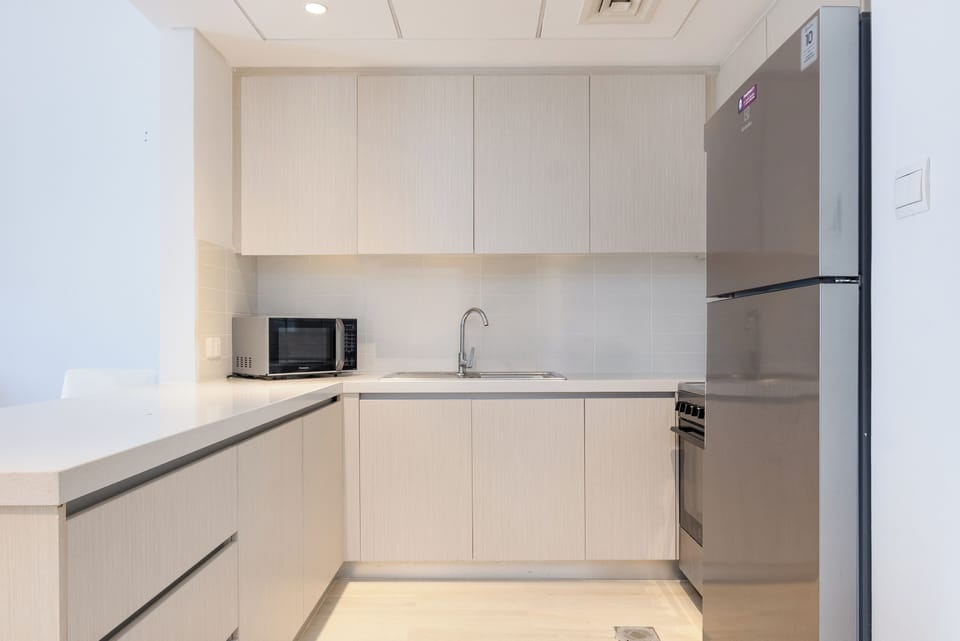 Apartment, 2 Bedrooms, Balcony, City View | Private kitchen | Electric kettle