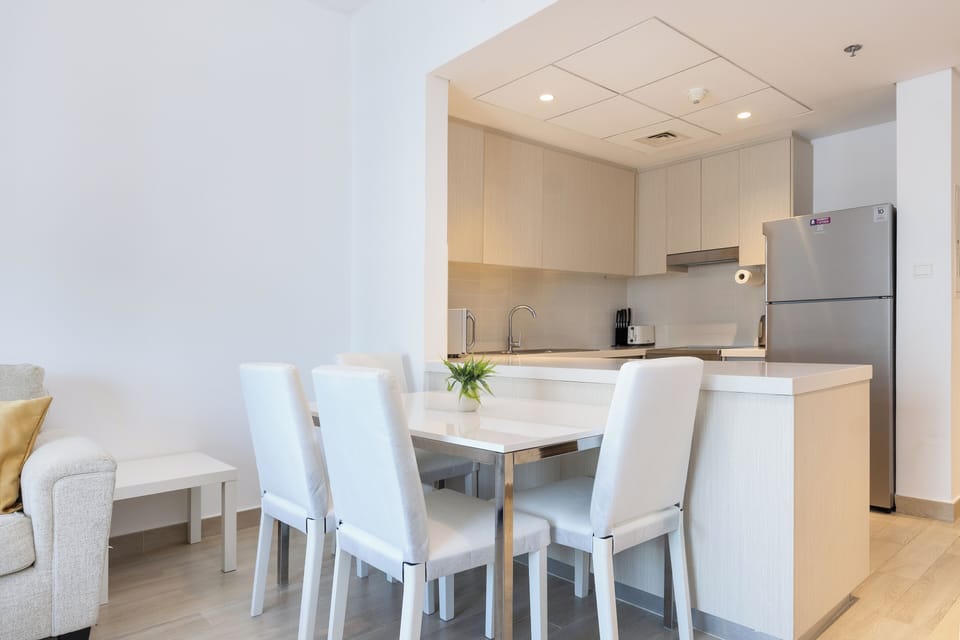 Apartment, 2 Bedrooms, Balcony, City View | In-room dining