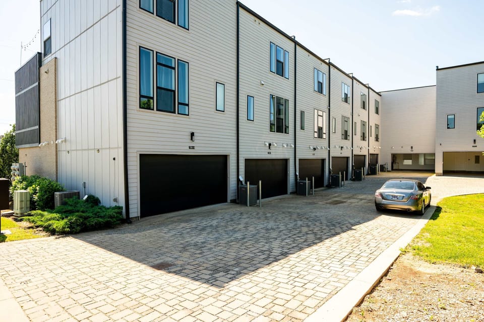 House | 4 bedrooms, desk, Internet