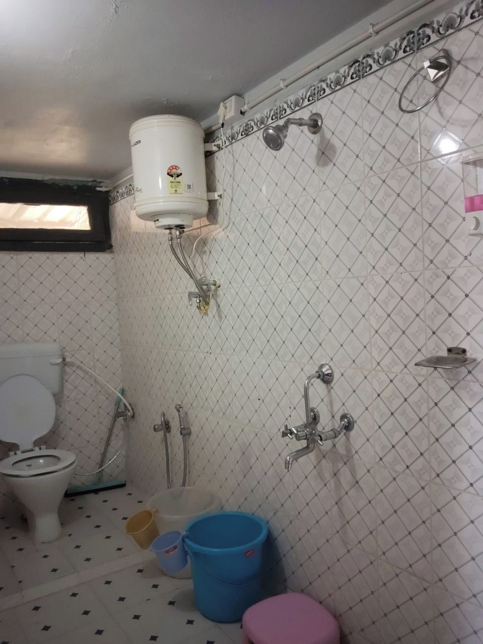 Free toiletries, slippers, bidet, towels
