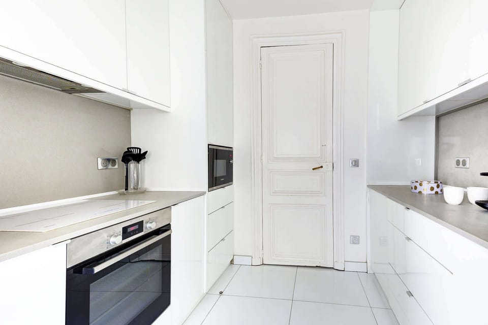 The kitchen is fully equipped to prepare a simple meal 