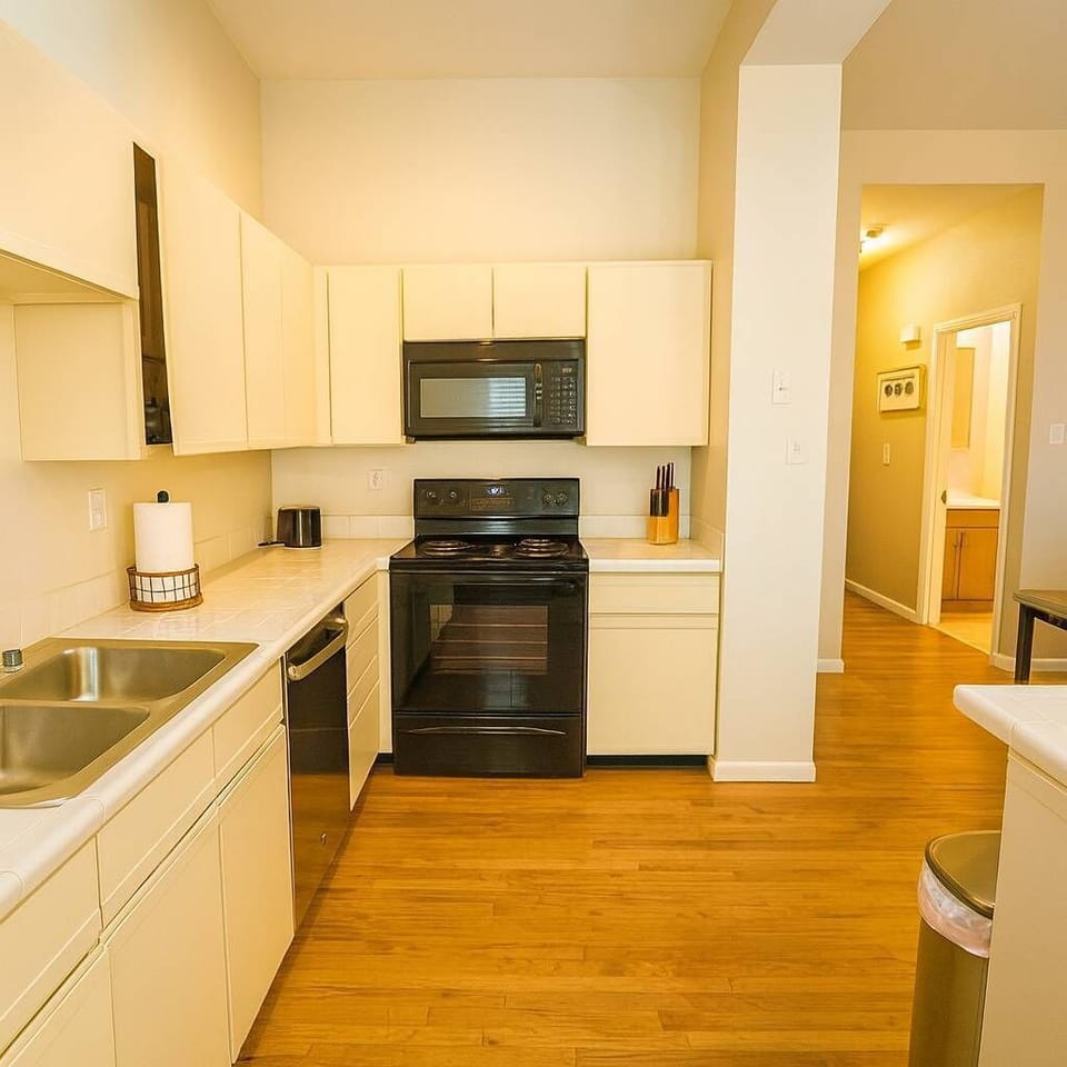 Full Kitchen