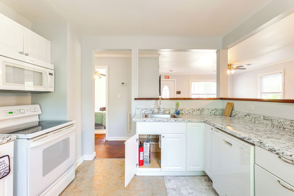 House (3 Bedrooms) | Interior