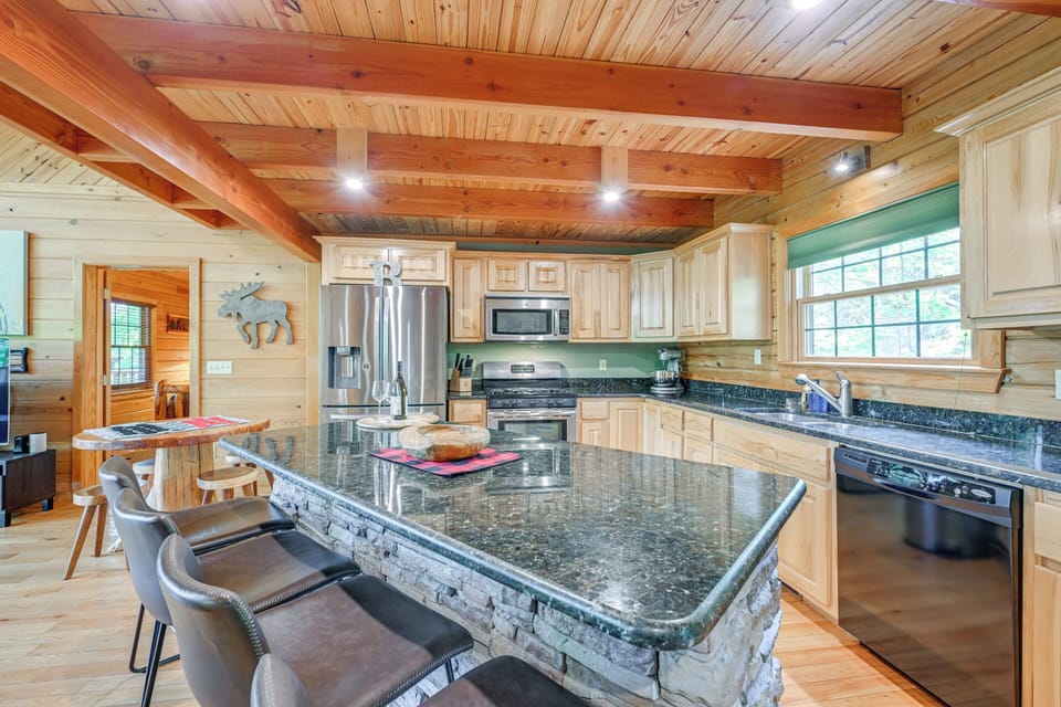 House (4 Bedrooms) | Interior