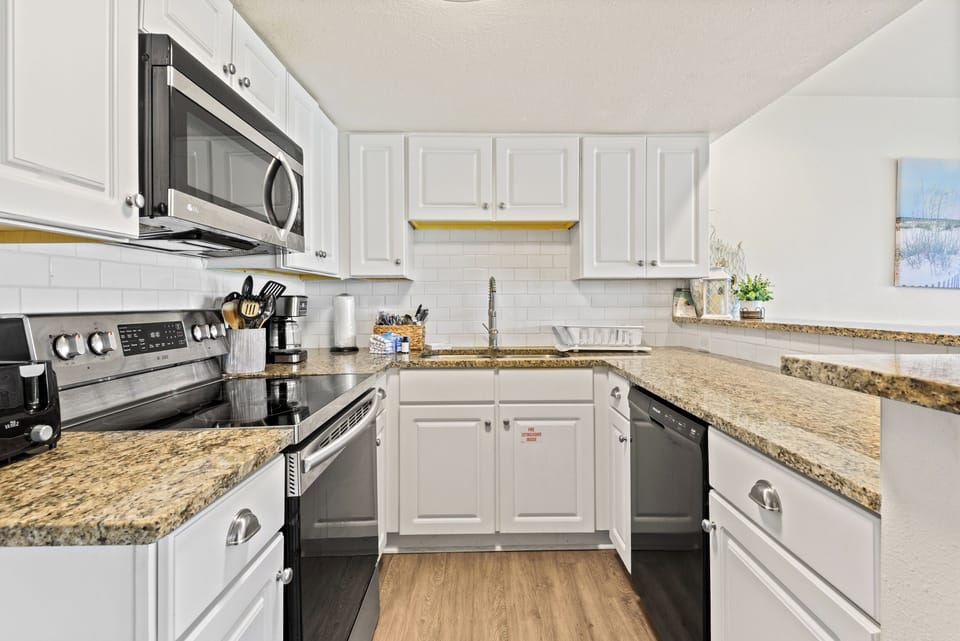 Full kitchen