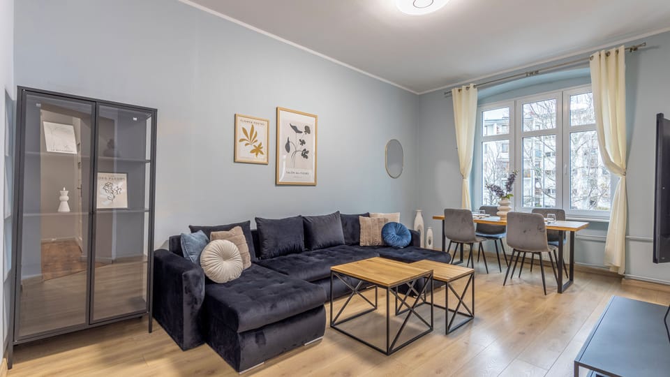 Apartment (6) | Living area | Flat-screen TV