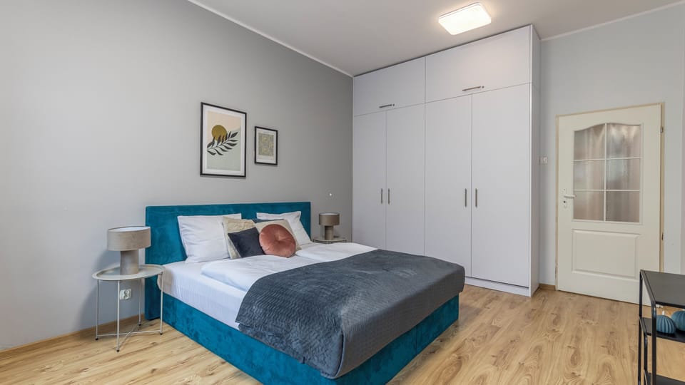Apartment (6) | Iron/ironing board, WiFi (free), individually decorated