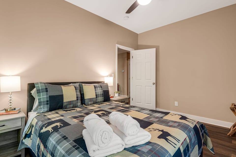 Bedroom Four - Queen Bed