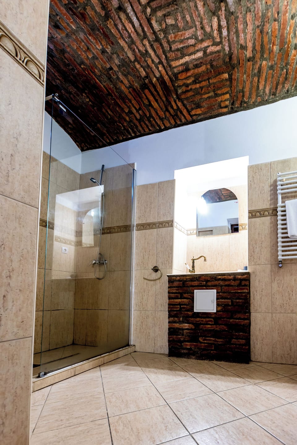 Classic Double Room, 1 Bedroom | Bathroom