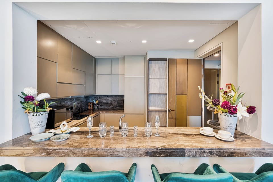 Luxury Apartment, Ocean View | Private kitchen
