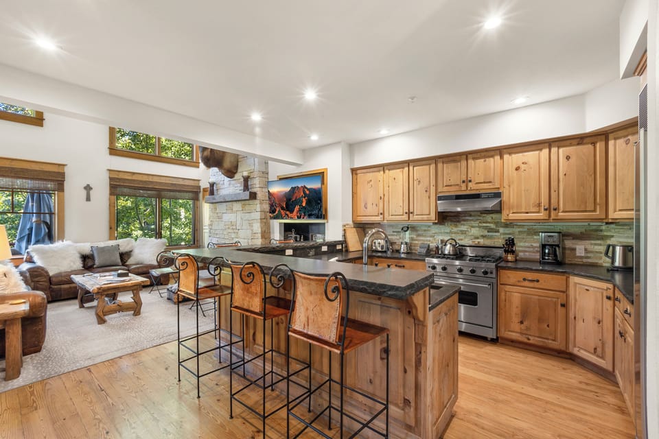 5.0-telemark-b-telluride-kitchen