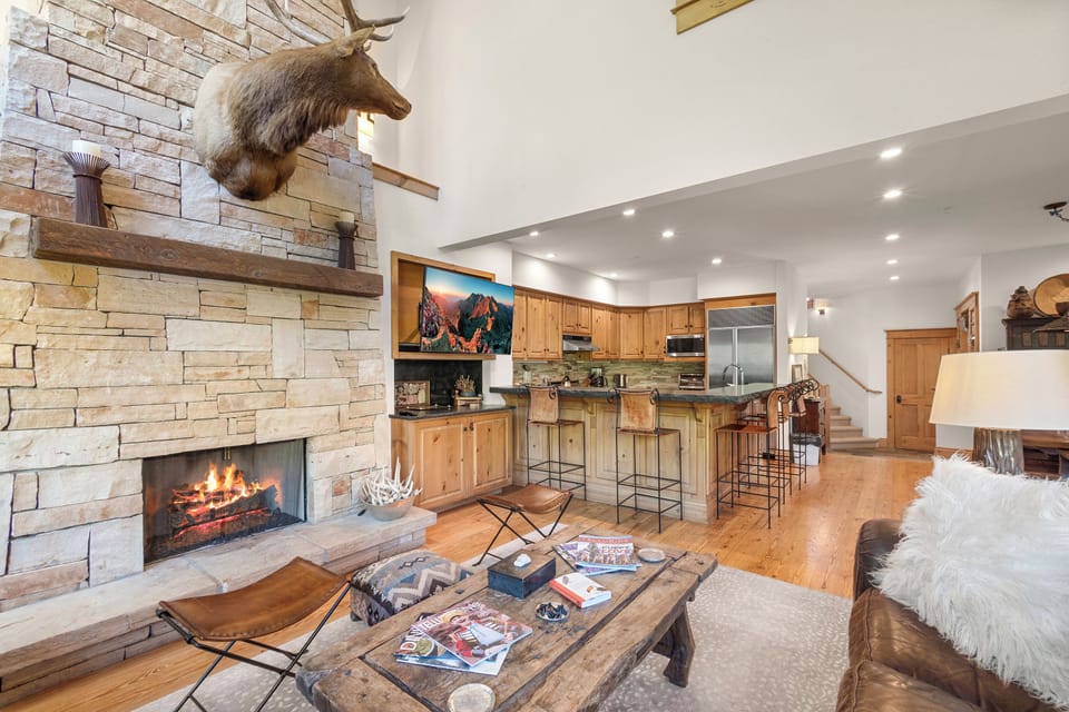 4.0-telemark-b-telluride-living-room