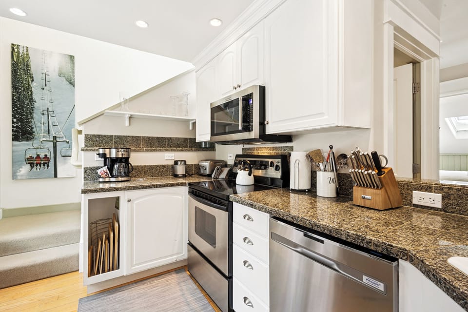 3.01-kitchen-diamondtooth-telluride- (13)