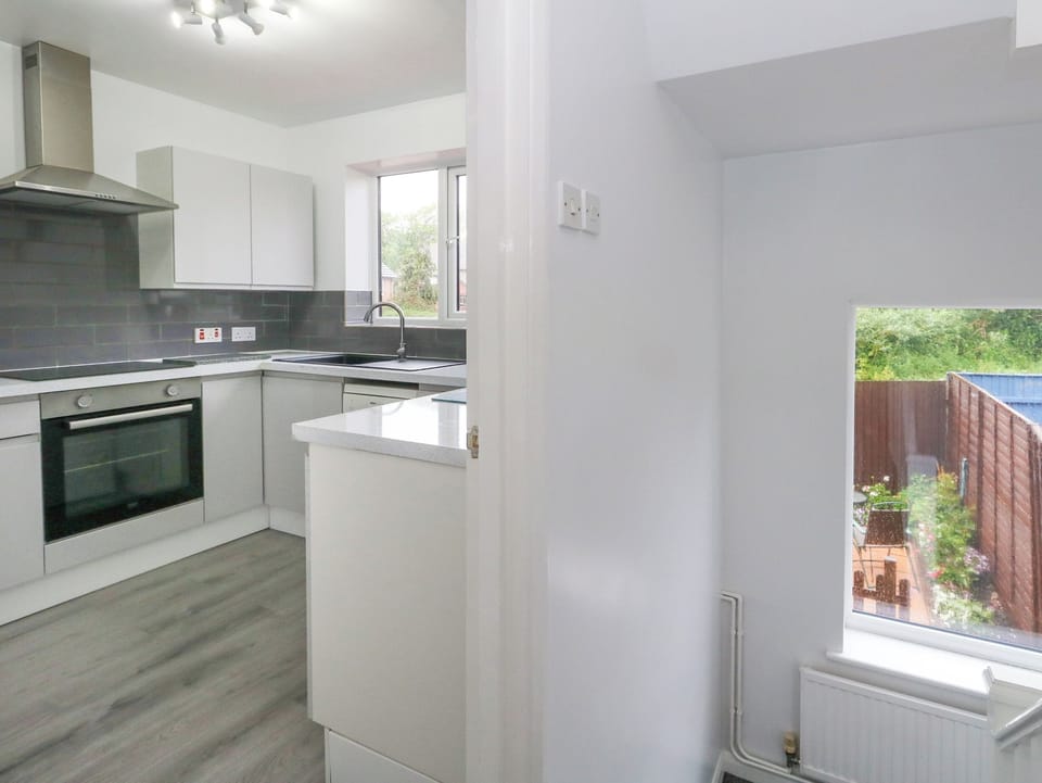 Dishwasher, cookware/dishes/utensils