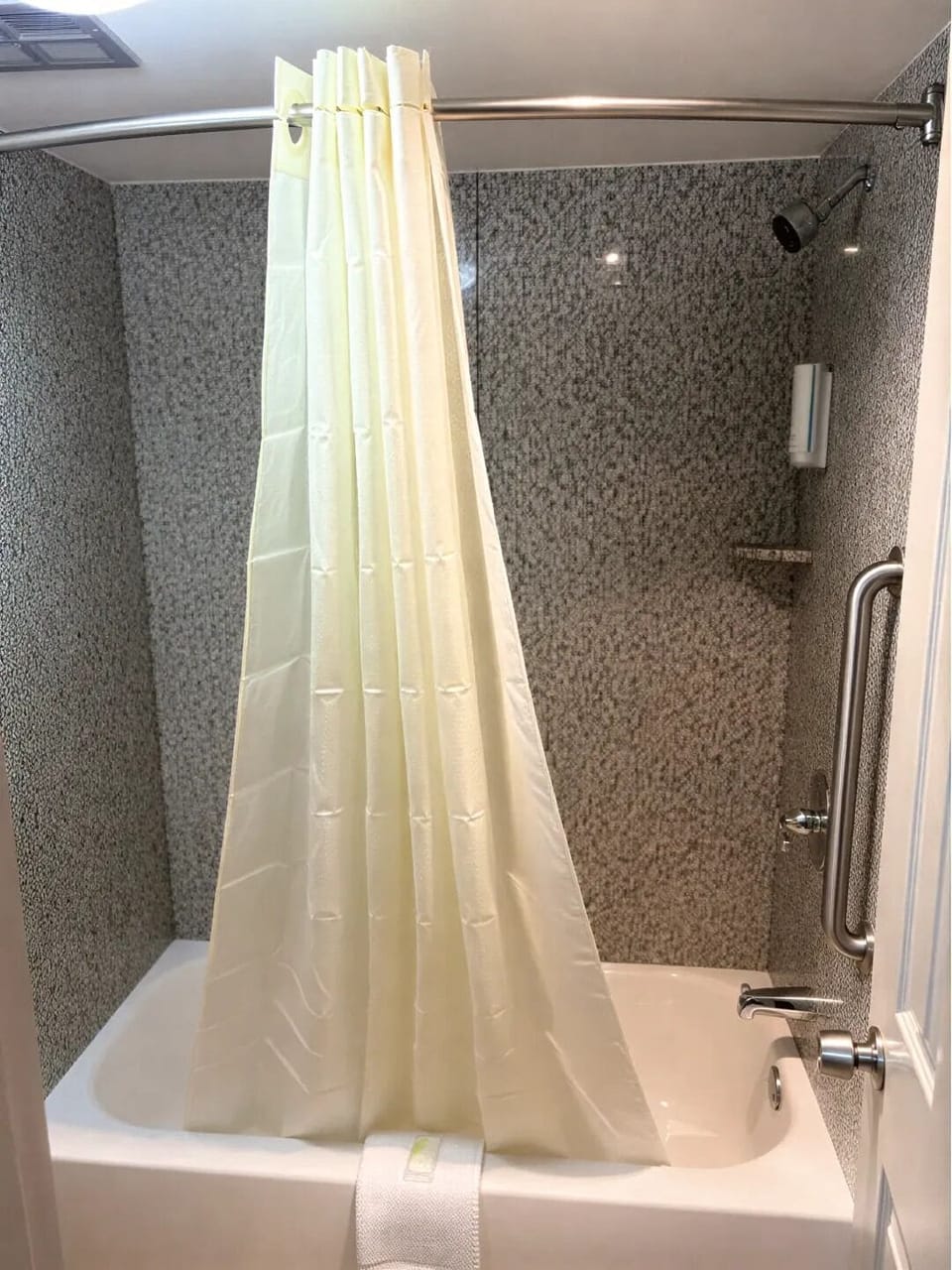 Deep soaking tub, hair dryer (on request), towels