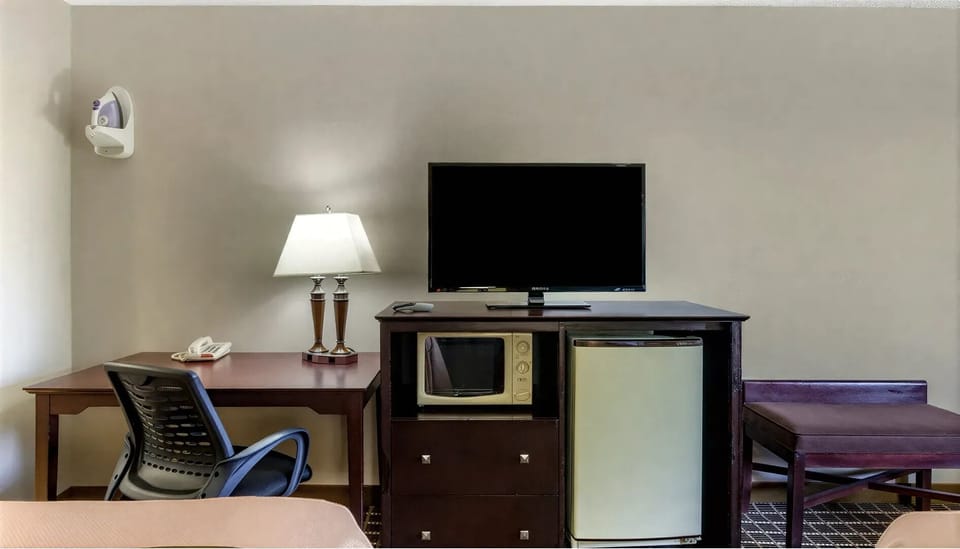 Egyptian cotton sheets, premium bedding, desk, laptop workspace