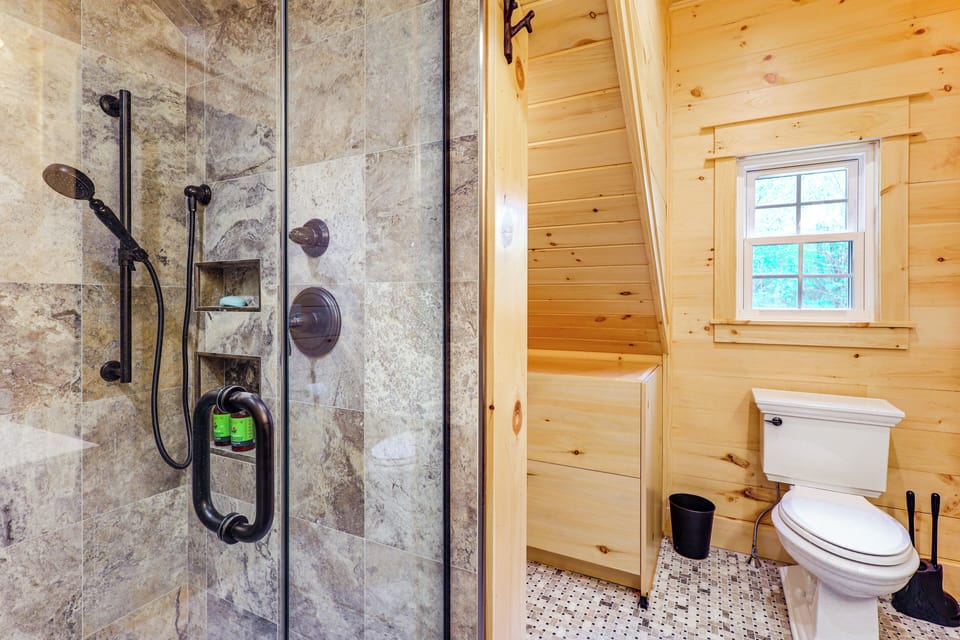 < 5 Mi to Whiteface Mtn Resort: Cabin-style Apt Apartment in Wilmington