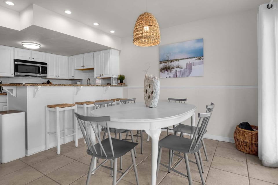 Condo, Multiple Beds (Regency Cabanas D3) | Dining
