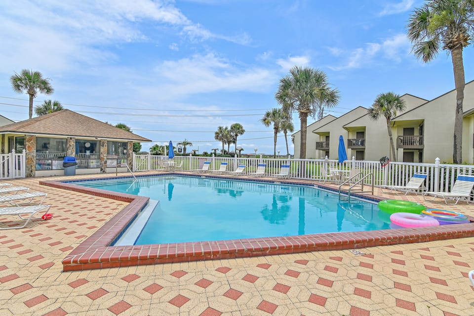 Blue Surf pool