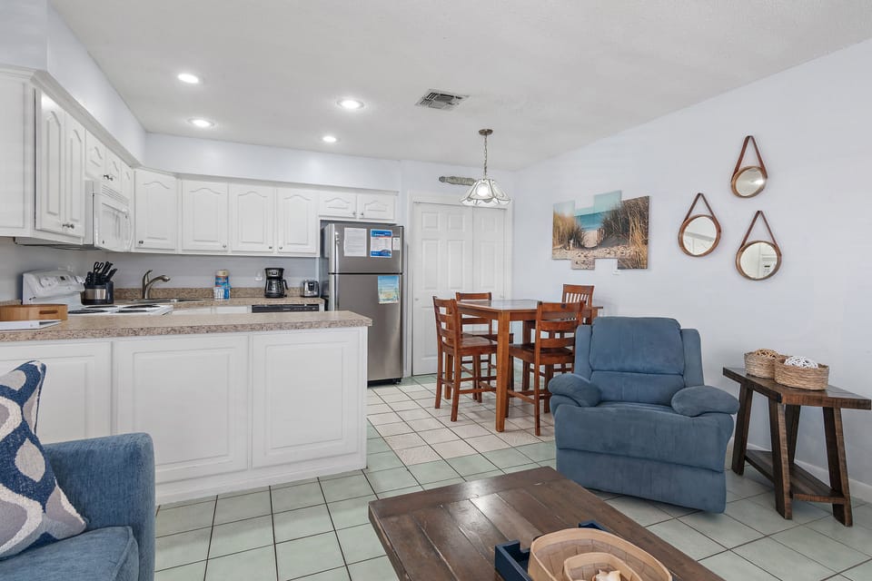 Living to kitchen