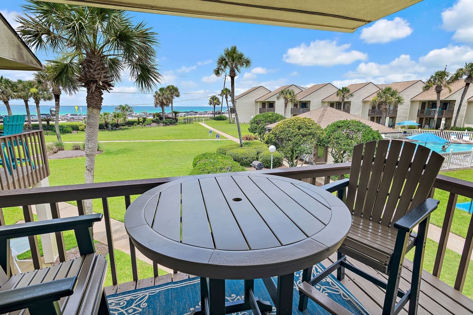 Blue Surf 5 balcony
