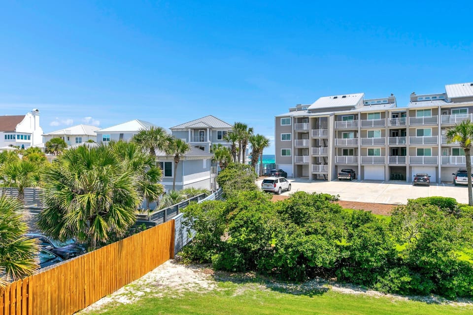 Beachside Villas 823 balcony views