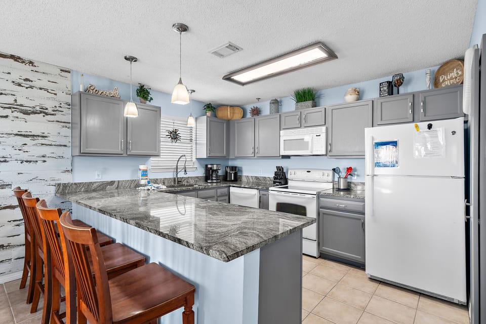 Kitchen with eat-in bar seating