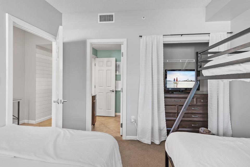 Guest bedroom
