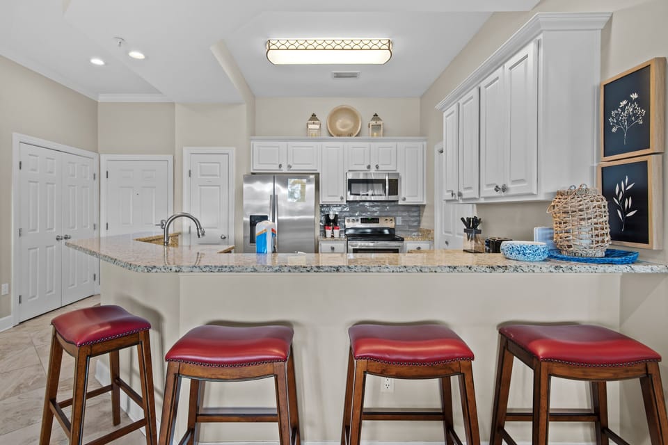Eat-in bar seating