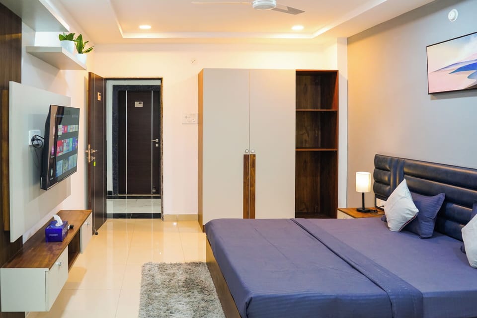 Studio, City View | In-room safe, desk, laptop workspace, blackout drapes