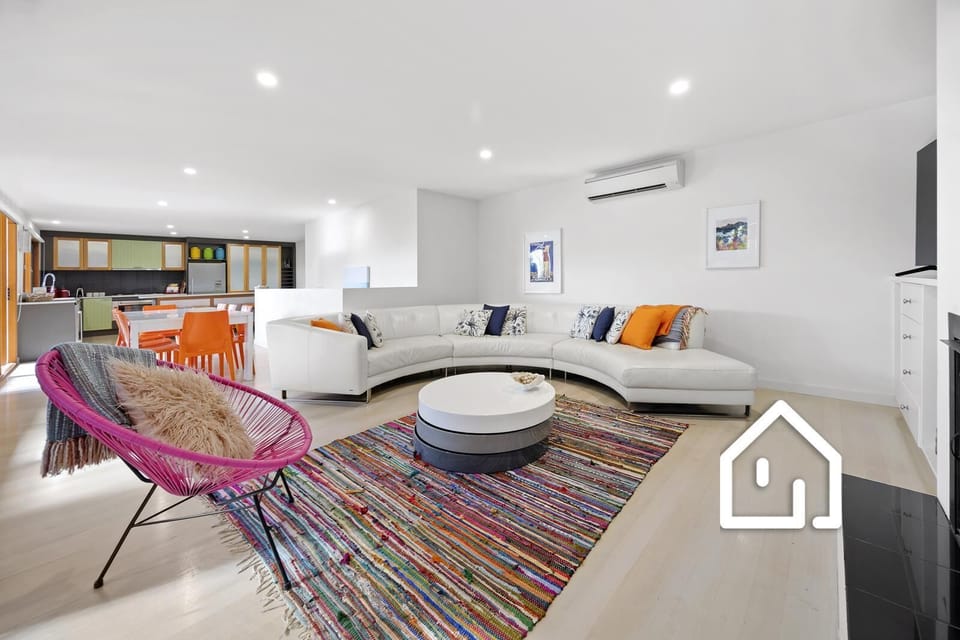 Open plan living area, incorporating the kitchen, dining area and lounge
