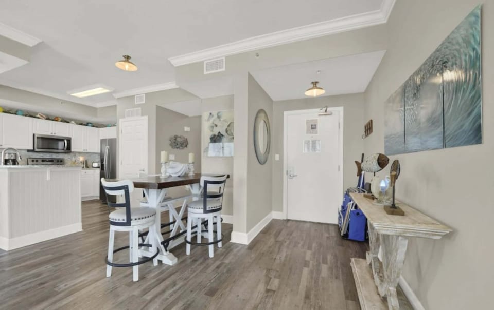 Dining table with seating for 4
