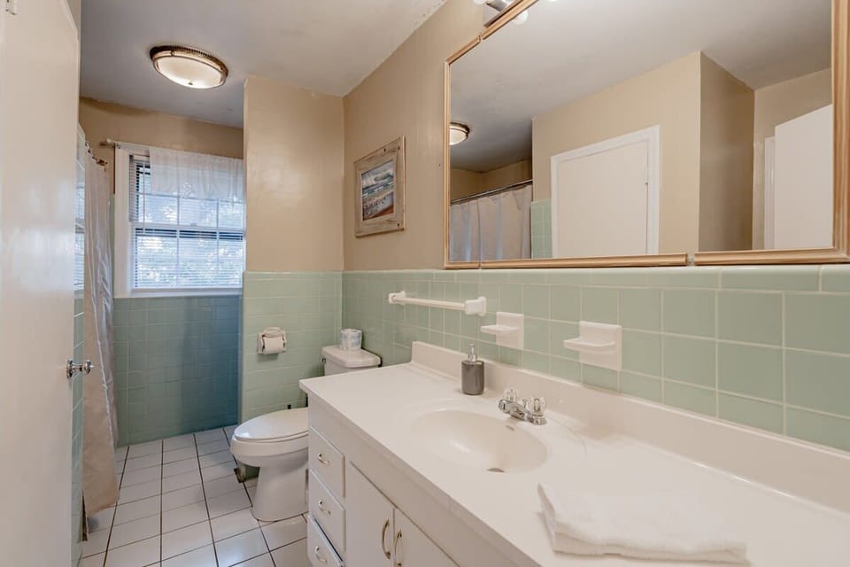 Full bathroom