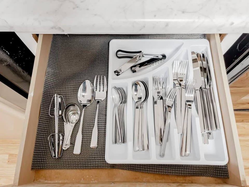 Kitchen utensils available