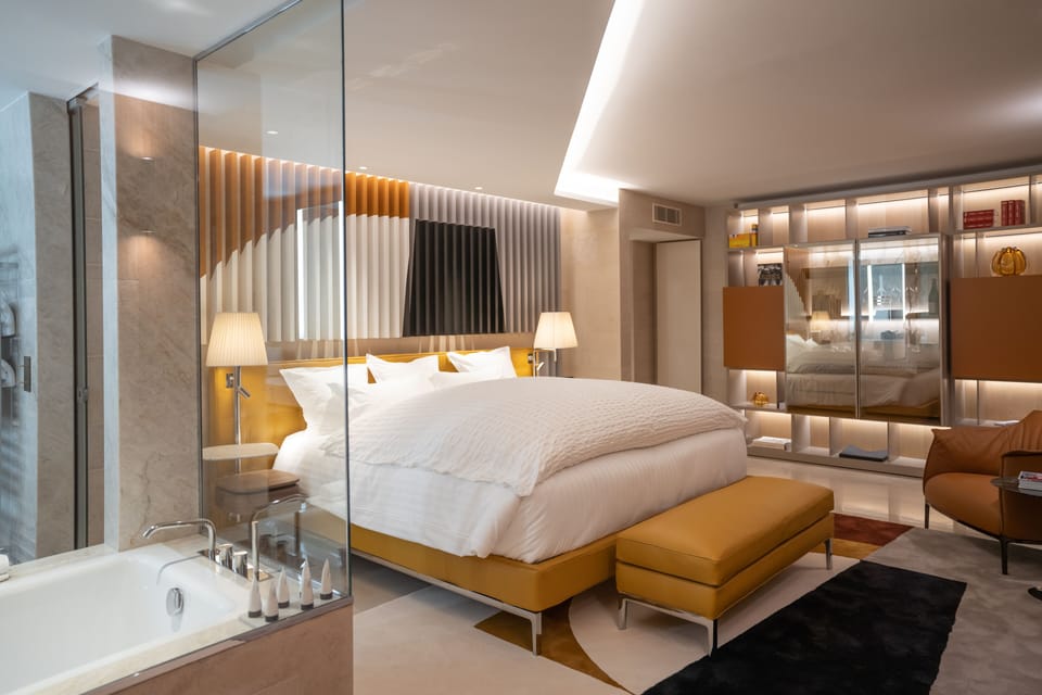 Suite avec Hammam, Terrasse et Jardin | Minibar, in-room safe, laptop workspace, free WiFi