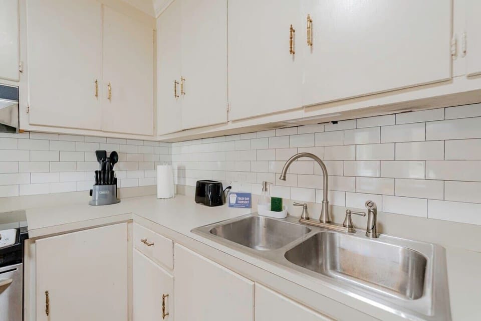 Kitchen sink