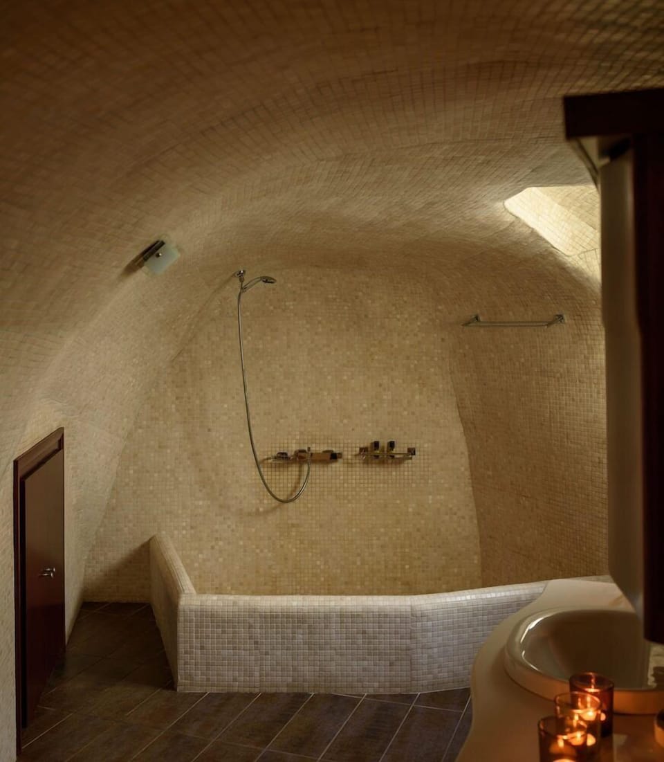 Free toiletries, hair dryer