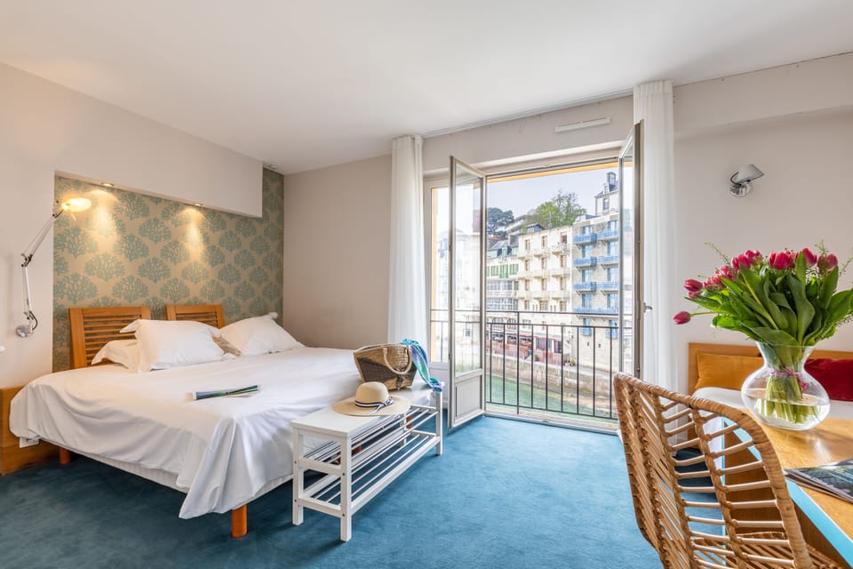 Superior Double Room, Sea View | Free WiFi, bed sheets