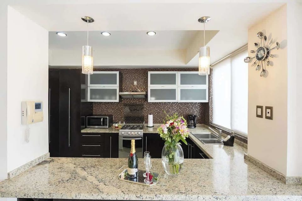 A beautiful, fully-equipped kitchen