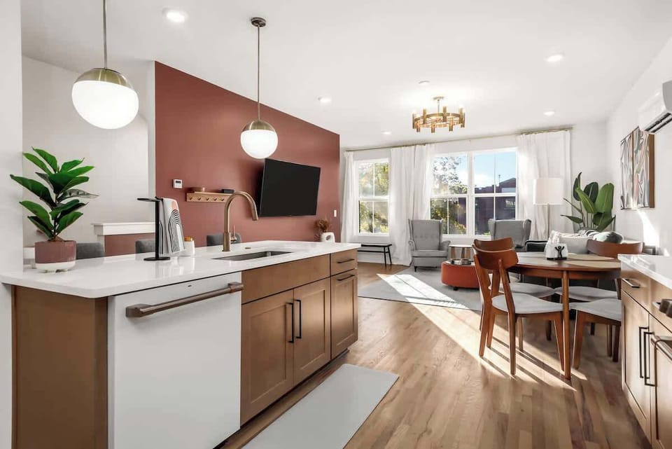 Fully-stocked kitchen! 