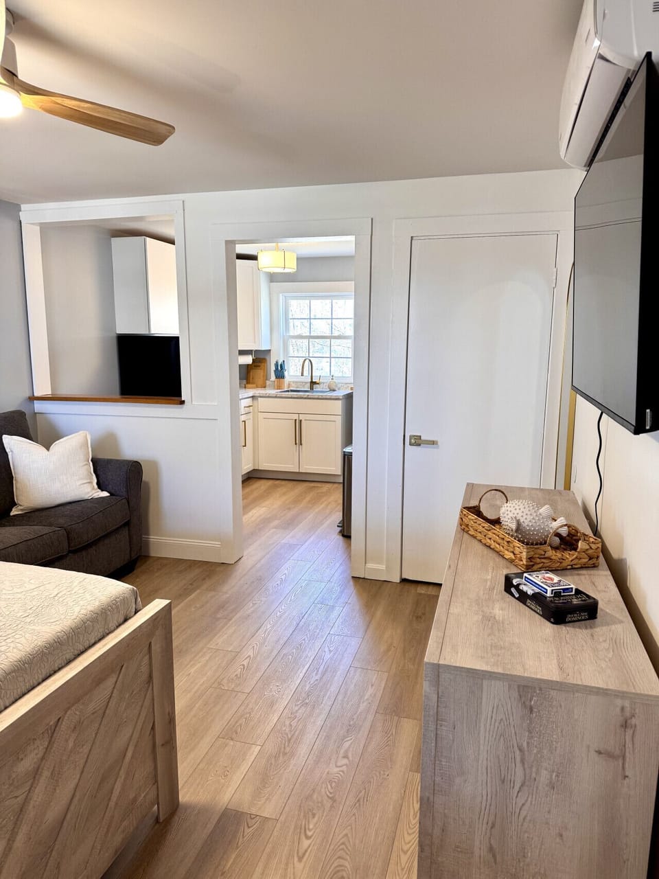 Bedroom/Living Area