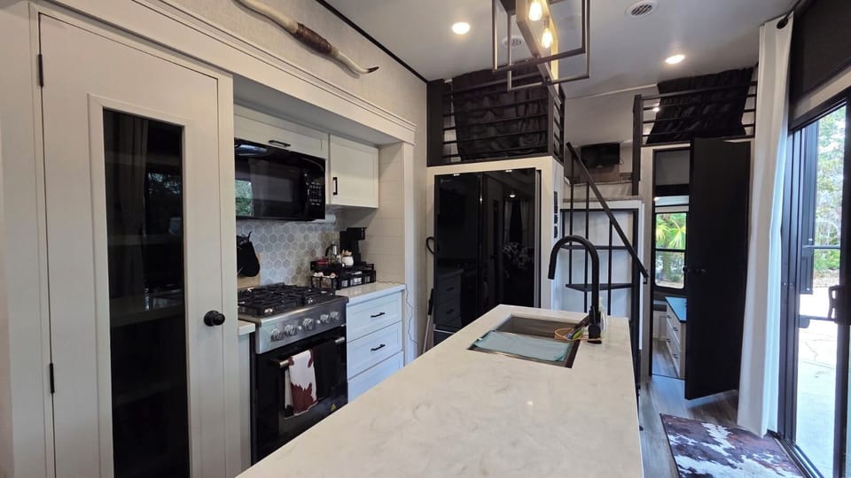 Home Sweet Home RV: Sleeps 8 at River Ranch 146 (3453)