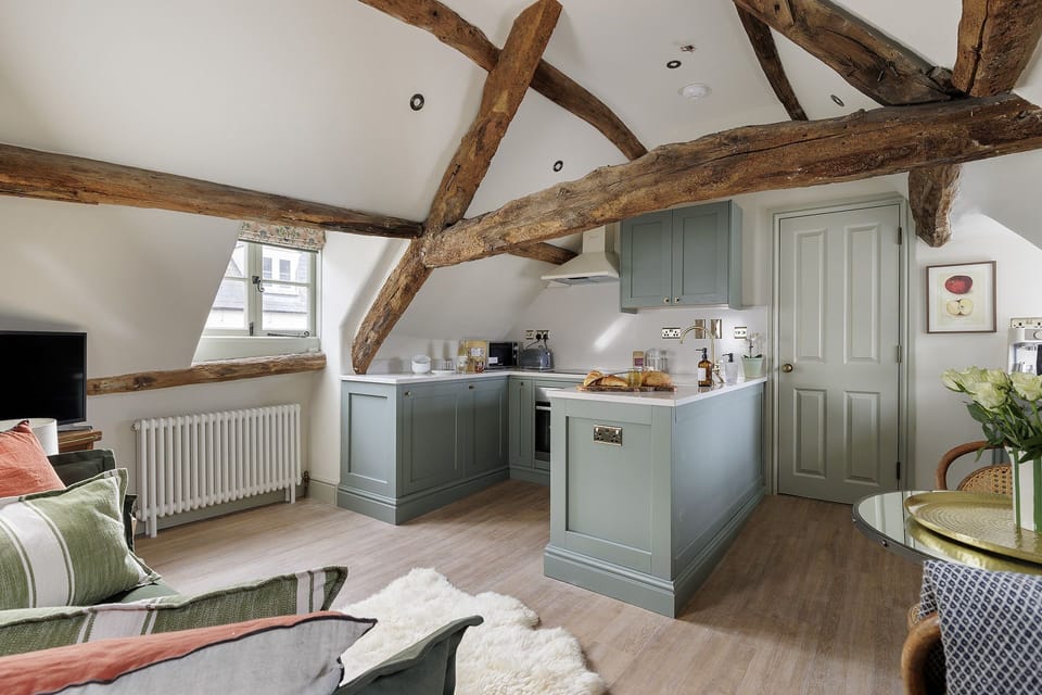 The Miller's Snug at Cowley House Kitchen Area - StayCotswold