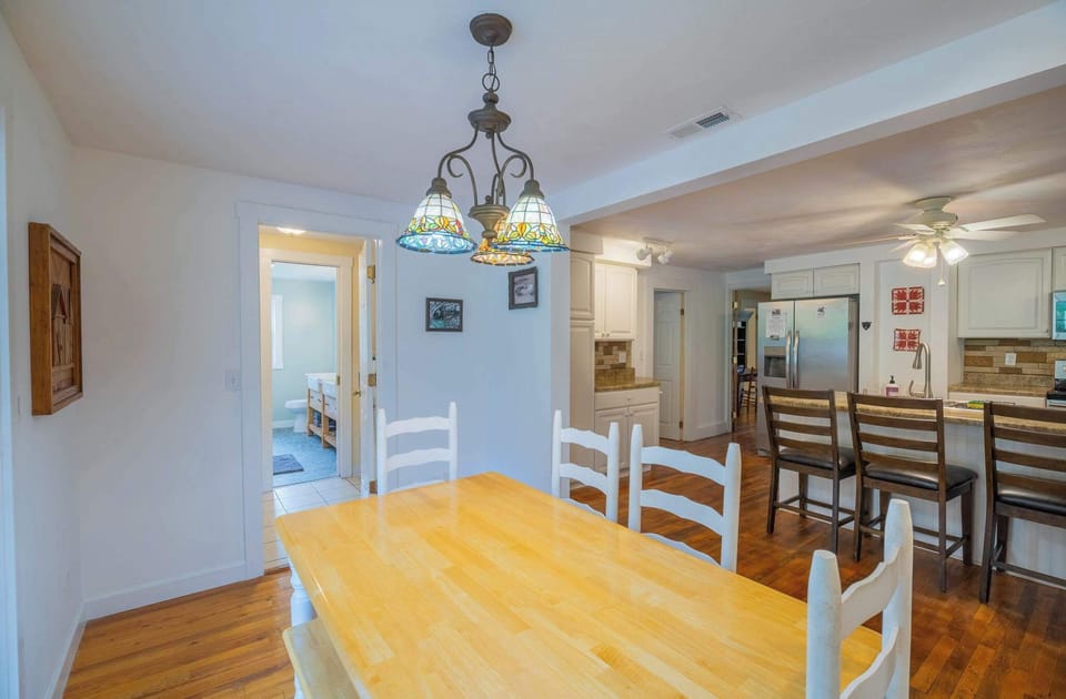 View of the dining area. 