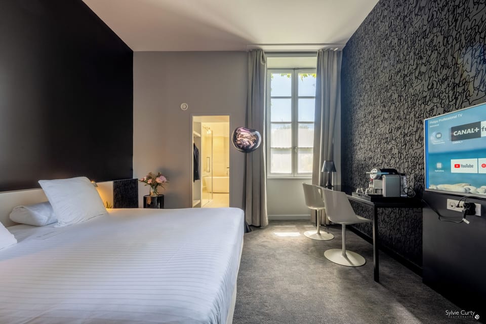 Suite des Orfèvres | Premium bedding, pillowtop beds, minibar, in-room safe