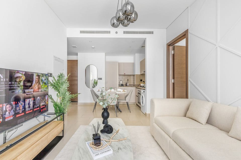 A comfortable and stylish living room, perfect for relaxing and entertaining.