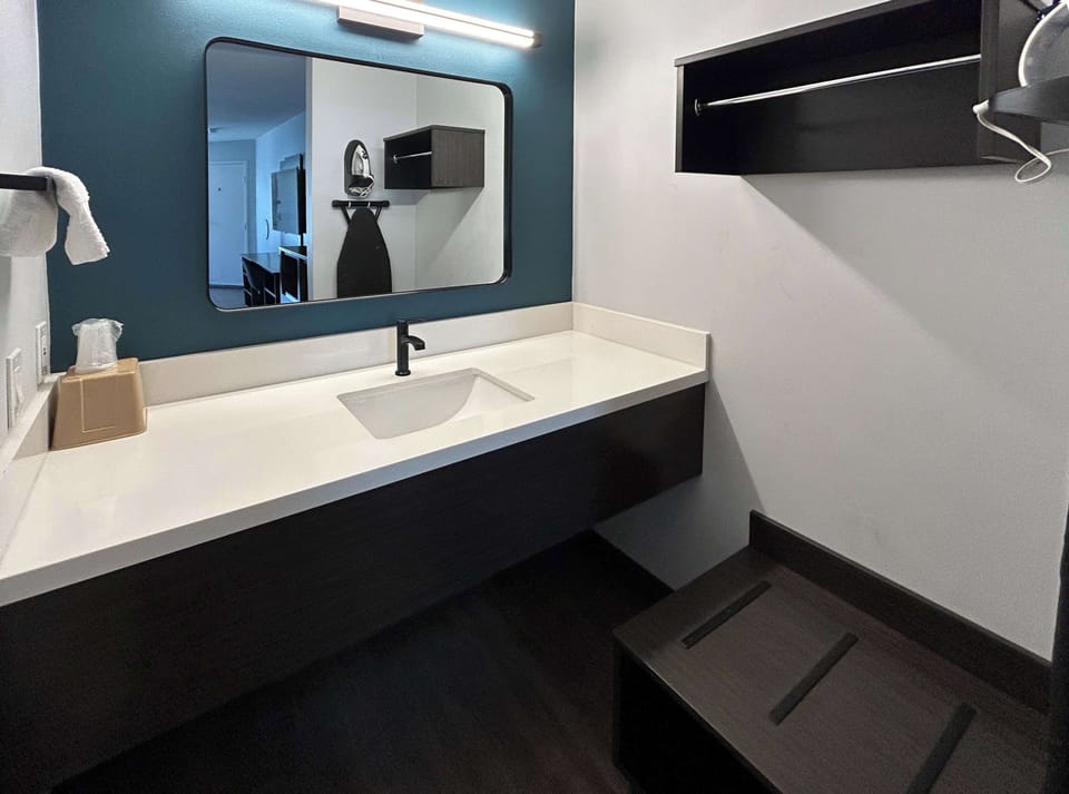 Hair dryer, towels